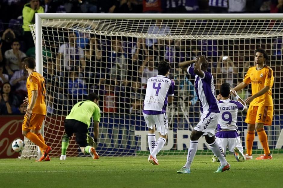 El Real Madrid pr&aacute;cticamente perdi&oacute; todas las esperanzas de quedarse con la Liga y el Valladolid a&uacute;n tiene el peligro de perder la categor&iacute;a. (Foto: AFP)