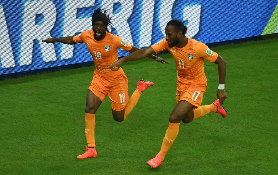 Gervinho marc&oacute; el segundo para Costa de Marfil y le dio la victoria a los africanos. (Foto: AFP)