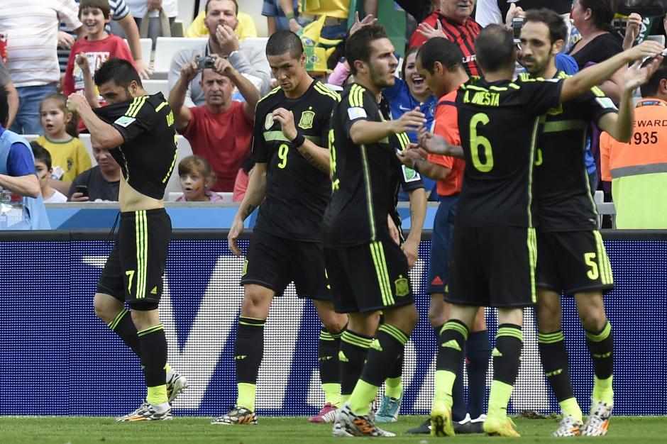 Espa&ntilde;a celebr&oacute; el gol de Villa que abri&oacute; el marcador. (Foto: AFP)