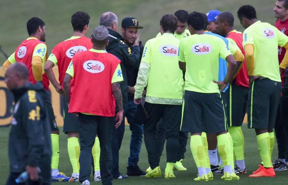 Neymar se fractur&oacute; la vertebra en el partido ante Colombia y tuvo que retirarse del Mundial. (Foto: AFP)