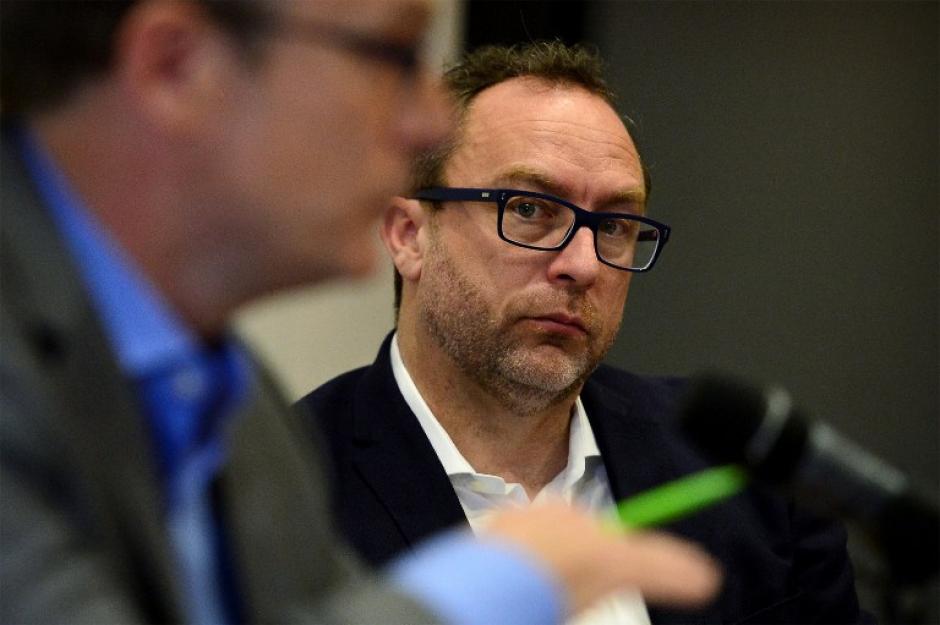 Jimmy Wales, el co-fundador de Wikipedia, asiste a una conferencia de prensa en el centro de Londres antes de la conferencia Wikimania. (Foto: Carl Tribunal/AFP) TRIBUNAL