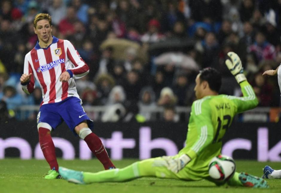 Fernando Torres le anot&oacute; un doblete al Real Madrid y con esto el Atl&eacute;tico elimin&oacute; a los merengues de la Copa del Rey. (Foto: AFP)