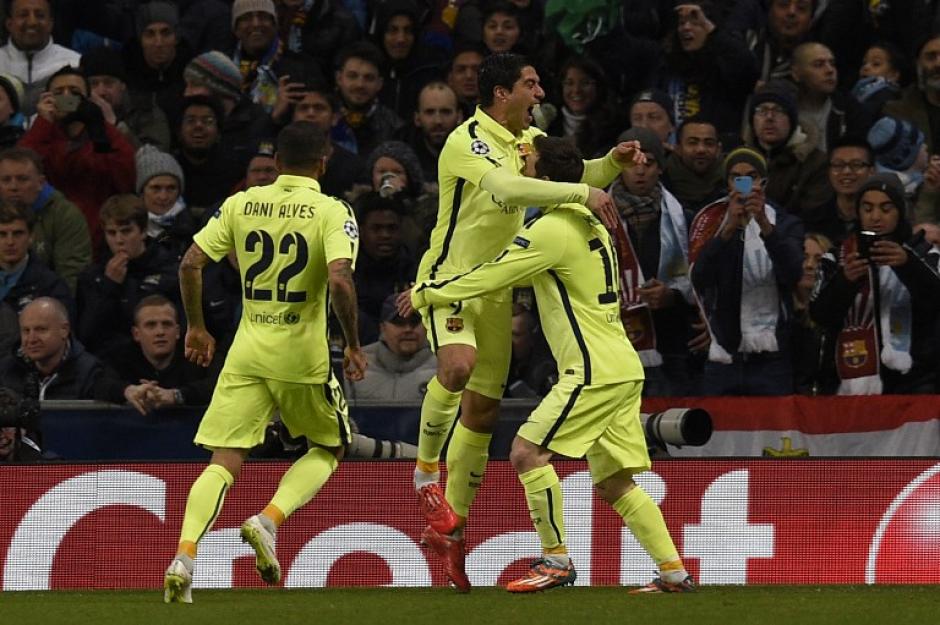 Su&aacute;rez anot&oacute; un doblete en la visita del Barcelona ante el Manchester City. (Foto: AFP)