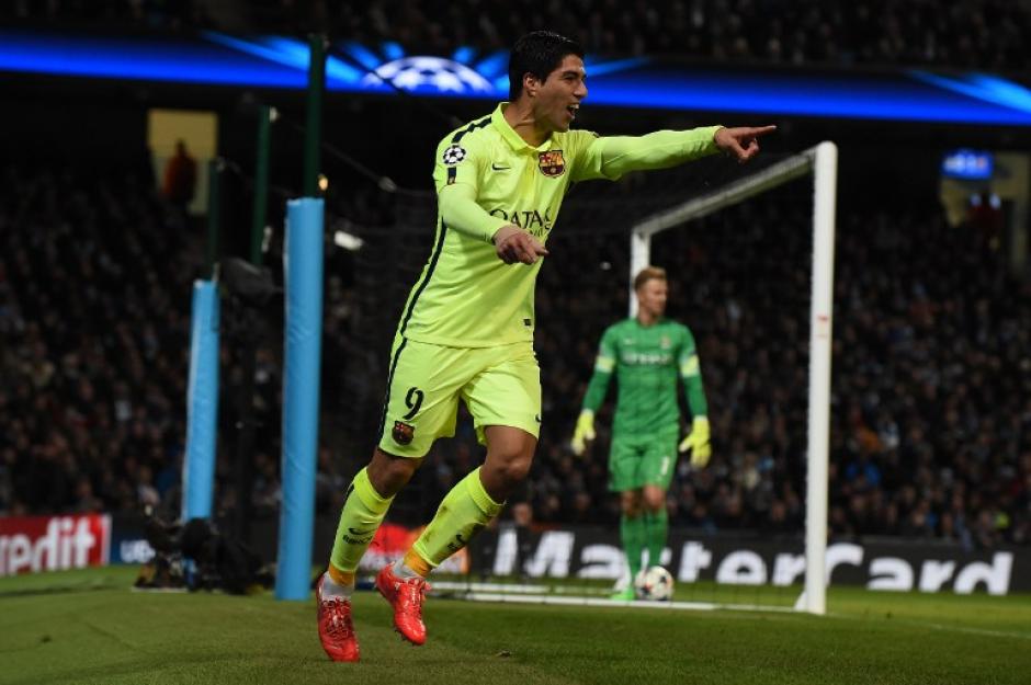 Su&aacute;rez anot&oacute; ante el Manchester City su primer doblete con el Barcelona. (Foto: AFP)