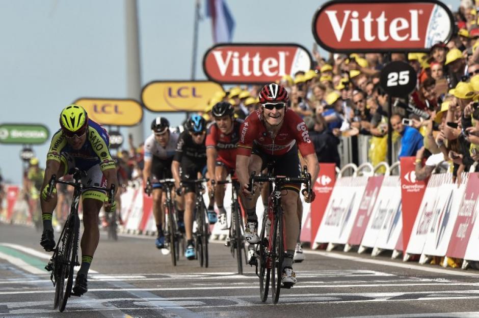 Andre Greipel fue el ganador de la segunda etapa del Tour de France, que se disput&oacute; este domingo. (Foto: AFP)