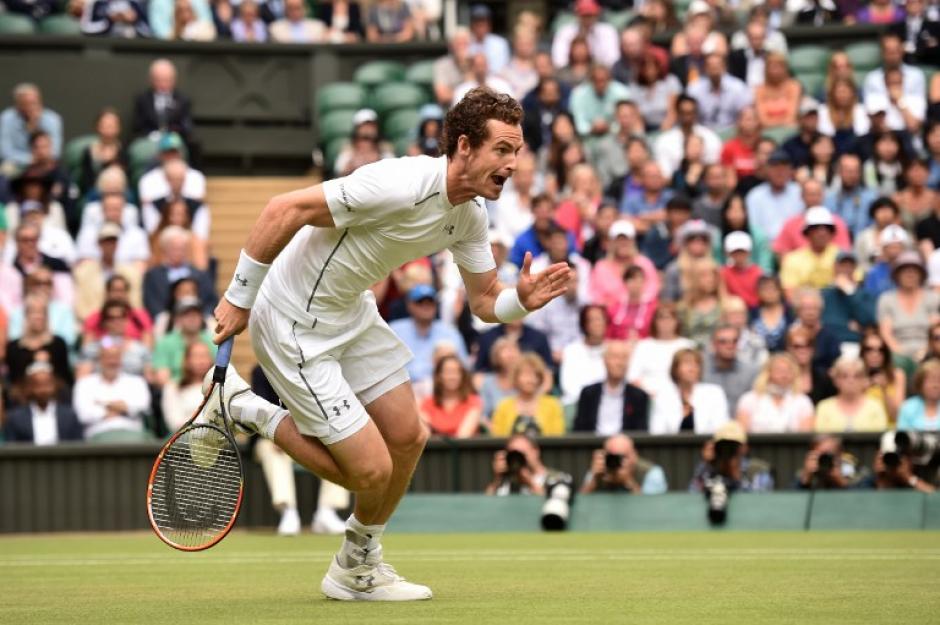 El brit&aacute;nico Andy Murray derrot&oacute; al canadiense Vasek Pospisil durante los cuartos de final del Wimbledon. (Foto: AFP)
