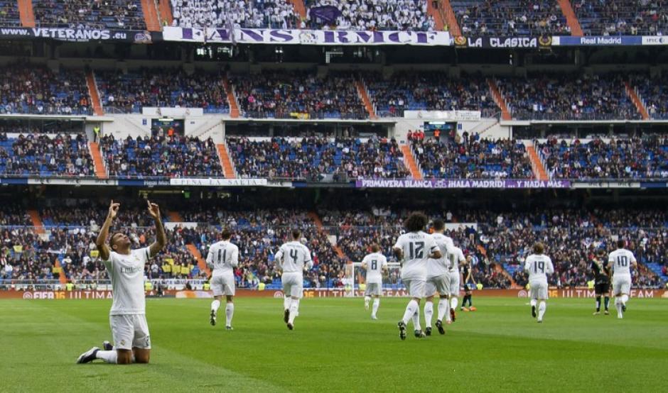 El defensa brasile&ntilde;o Danilo celebra despu&eacute;s de anotar durante la Liga espa&ntilde;ola partido de f&uacute;tbol Real Madrid CF que se enfrent&oacute; al Rayo Vallecano. (Foto: AFP &nbsp;/ CURTO DE LA TORRE)