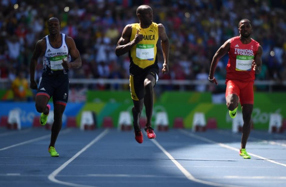 Bolt no corri&oacute; al 100% pero gan&oacute; sin problemas. (Foto: AFP)