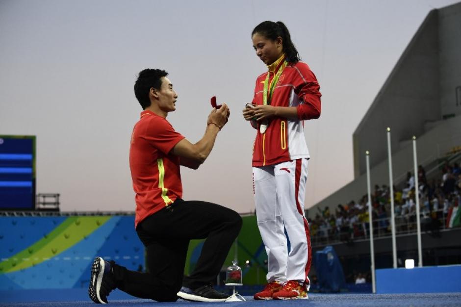 La china He Zi recibi&oacute; su anillo de matrimonio en R&iacute;o. (Foto: AFP)