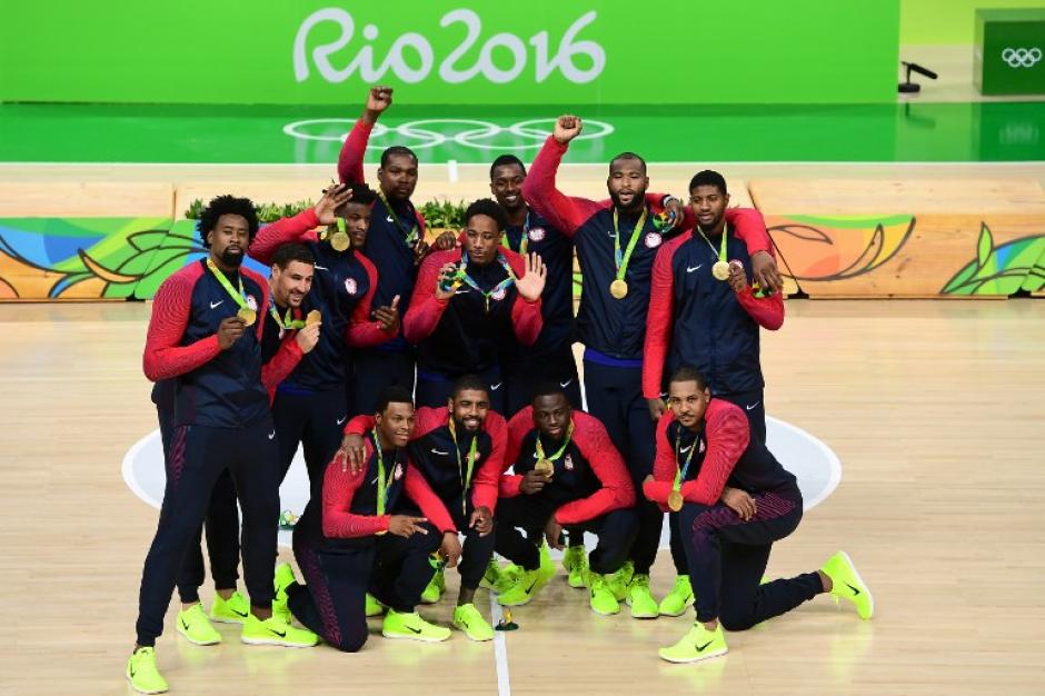 Estados Unidos venci&oacute; a Serbia y se llev&oacute; el oro en baloncesto. (Foto: AFP)