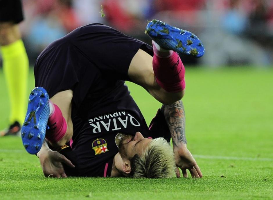 Messi termin&oacute; con problemas el partido ante el Athletic. (Foto: AFP)