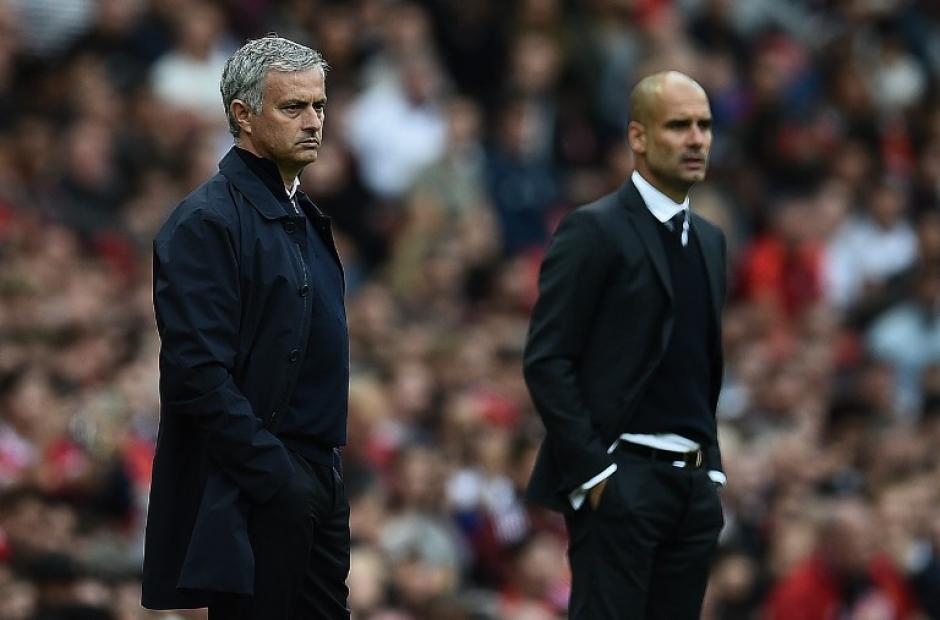Mou y Pep coincidieron en un esperado derbi de Manchester. (Foto: AFP)