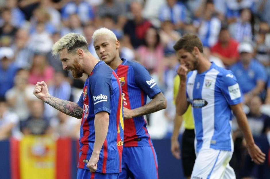 Messi festej&oacute; con el pu&ntilde;o apretado su anotaci&oacute;n de penal. (Foto: AFP)