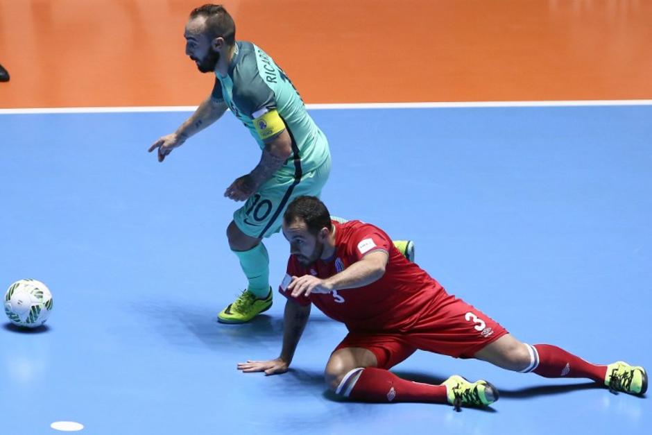 Ricardinho hizo un golazo y puso a Portugal en semifinales del Mundial. (Foto: AFP)