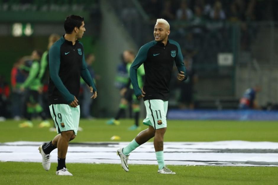 Neymar y Su&aacute;rez antes de la jornada de Champions. (Foto: AFP)