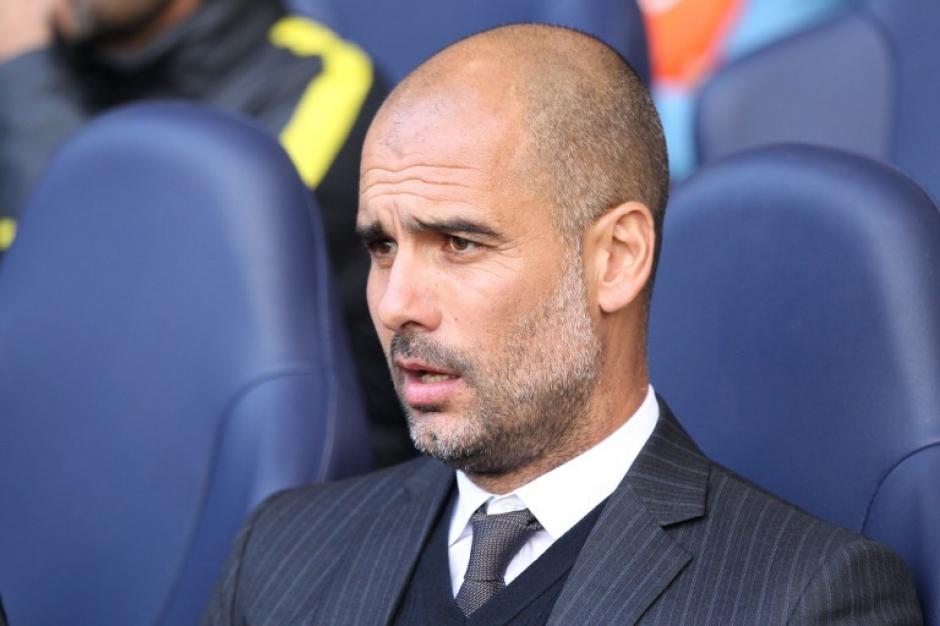 Guardiola contin&uacute;a con sus rarezas en el Manchester City. (Foto: AFP)