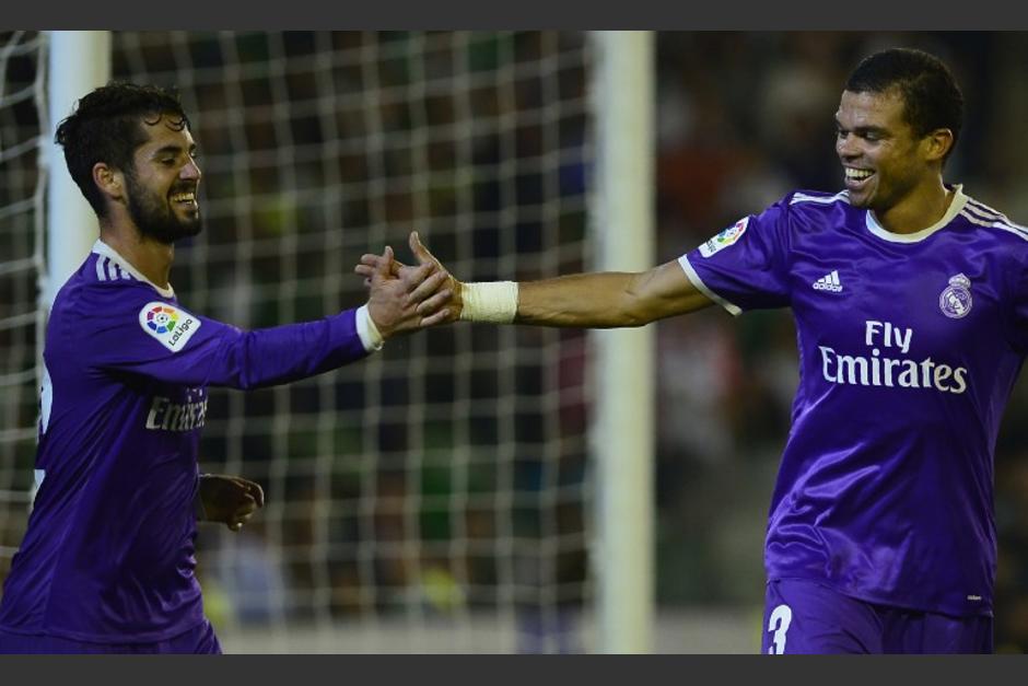 Isco y Pepe celebran el golazo. (Foto: AFP)