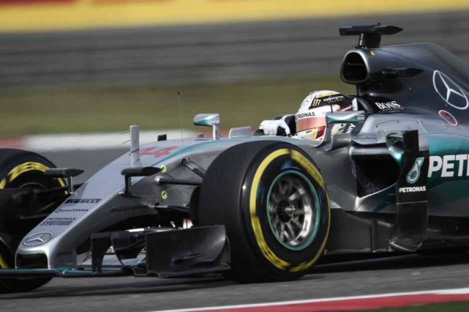 Lewis Hamilton quiere volver a lo m&aacute;s alto del podio en el GP de Shangh&aacute;i. (Foto: AFP)