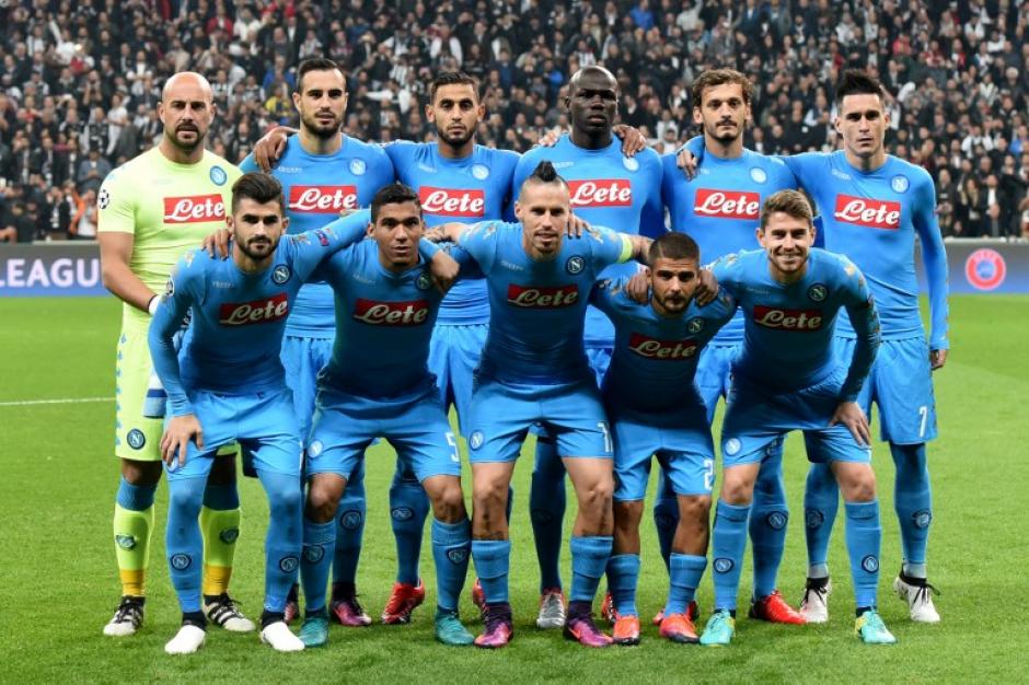 Los hinchas del Napoli causaron problemas en Turqu&iacute;a. (Foto: AFP)