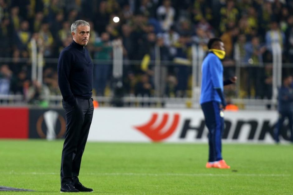 Mou est&aacute; en serios problemas. (Foto: AFP)