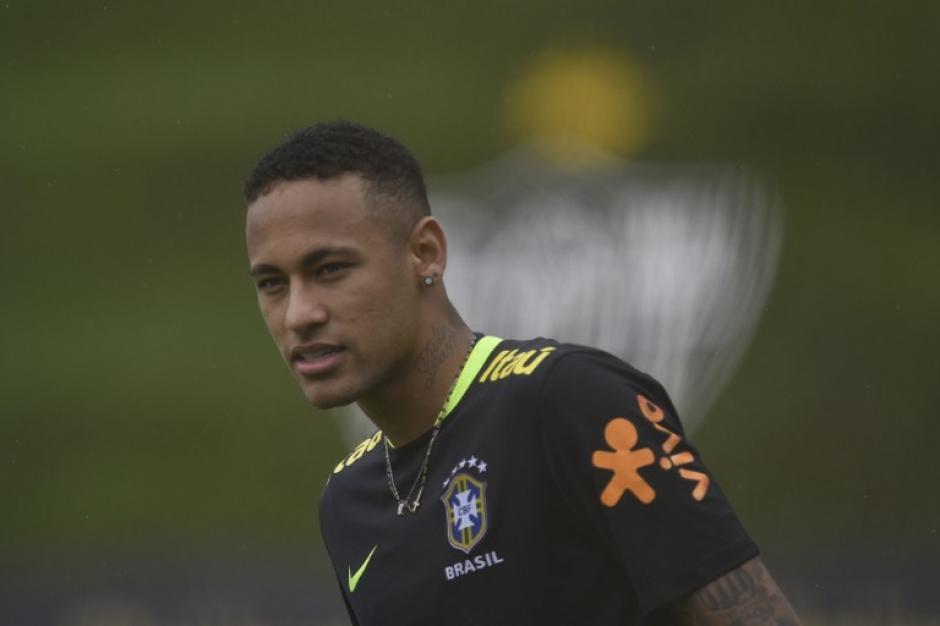 Neymar y Brasil jugar&aacute;n contra Per&uacute; el martes por la noche. (Foto: AFP)