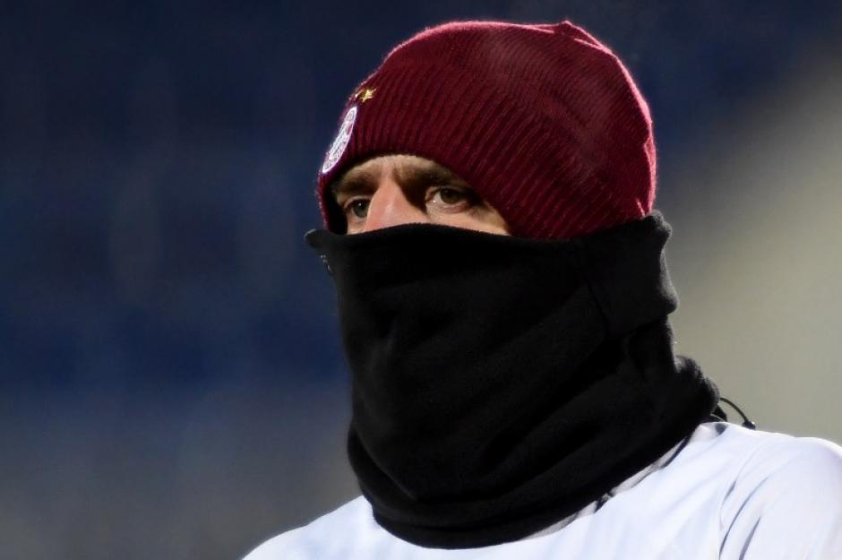 Franck Ribery antes del partido. &iquest;Ser&aacute; que hab&iacute;a fr&iacute;o? (Foto: AFP)