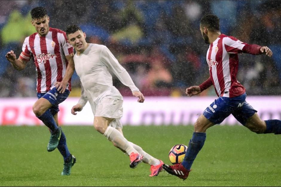 Las camisas del Madrid parec&iacute;an transparentes y vac&iacute;as. (Foto: AFP)