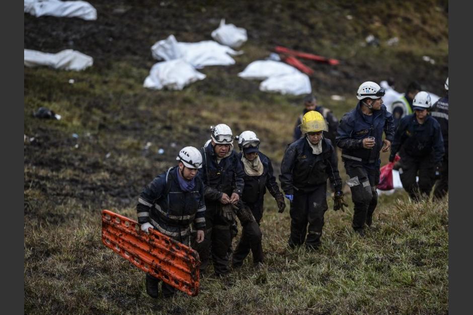 Los rescatistas recibieron ayuda de un ni&ntilde;o de diez a&ntilde;os. (Foto: AFP)