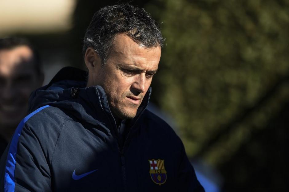 El t&eacute;cnico no sabe si Iniesta est&aacute; para salir de titular. (Foto: AFP)