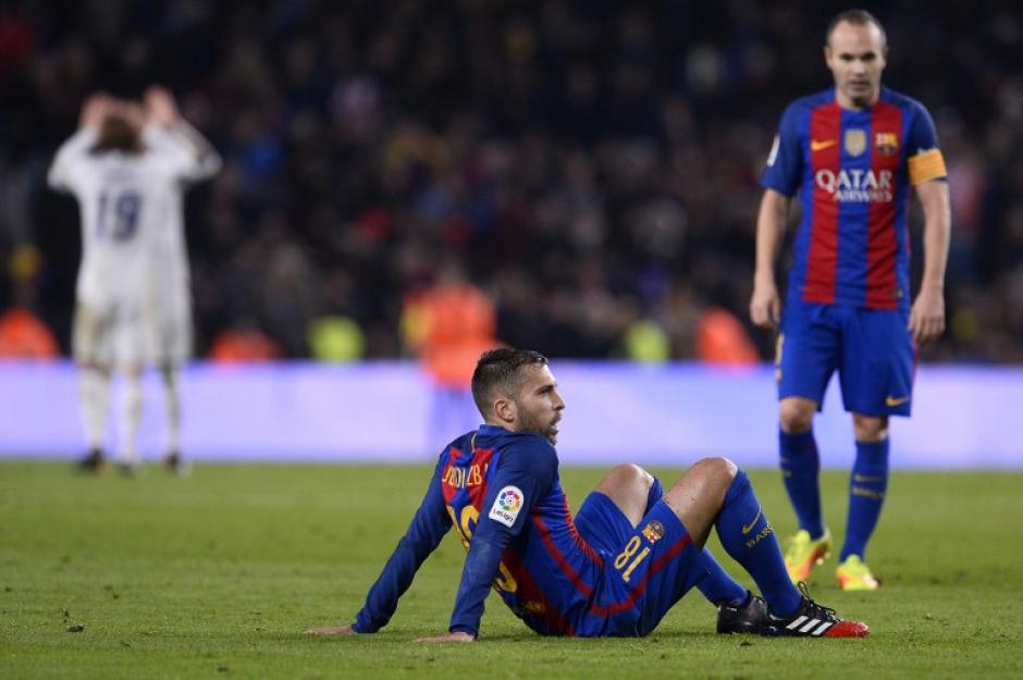 Alba se lamenta tras el empate recibido a &uacute;ltima hora. (Foto: AFP)