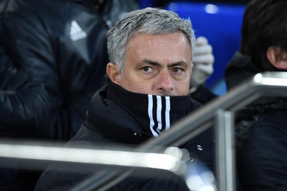 Jos&eacute; Mourinho necesita pasar en la Europa League (Foto: AFP)