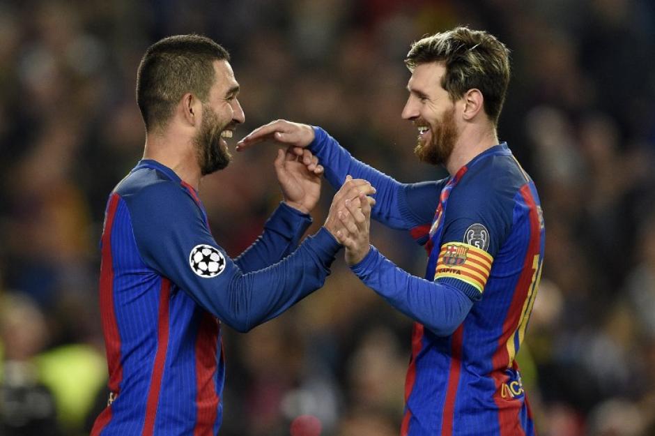 Arda y Messi lo hicieron todo para el Barcelona. (Foto: AFP)