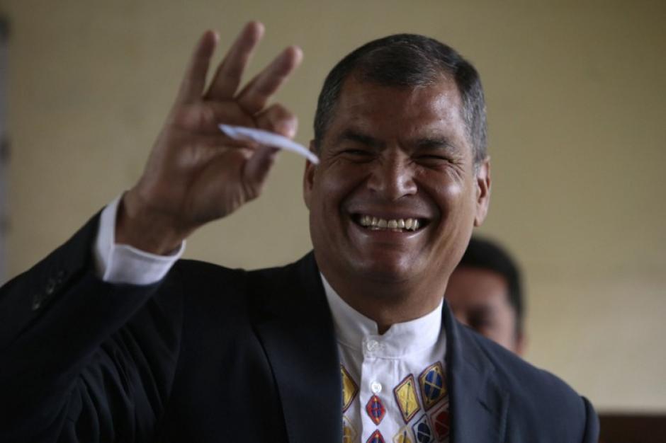 Rafael Correa, el presidente saliente de Ecuador, ya vot&oacute; desde temprano. (Foto: AFP)