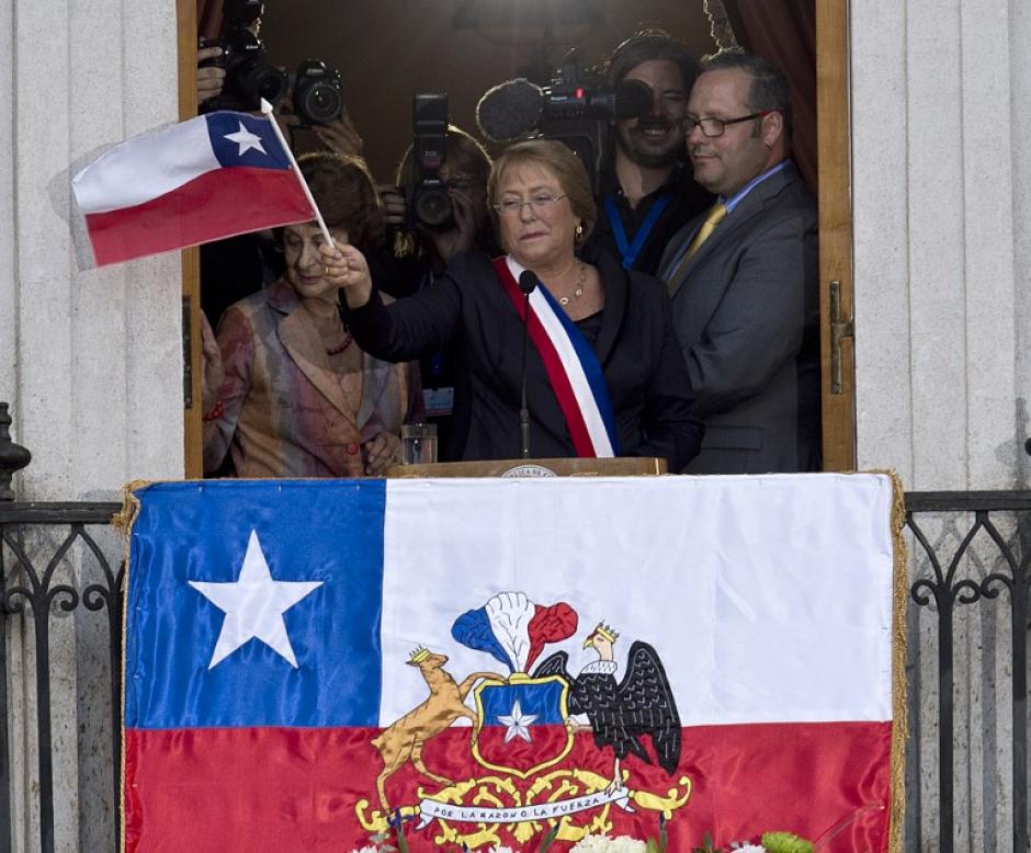 Michellet Bachelet en su primer d&iacute;a de trabajo envi&oacute; al Congreso un proyecto de ley para entregar bonos a familias pobres. (Foto:AFP)&nbsp;