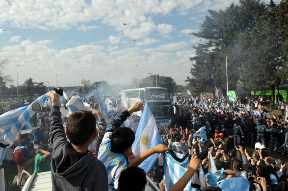 Buenos Aires recibi&oacute; a la selecci&oacute;n nacional despu&eacute;s de su gran desempe&ntilde;o en la Copa del Mundo. (Foto: AFP)