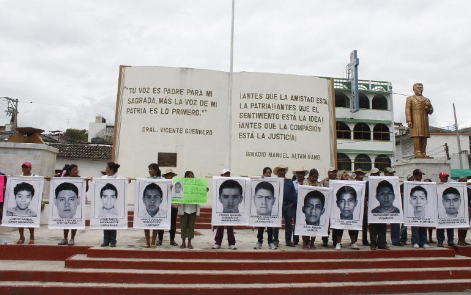Los detenidos se suman a los 52 capturados previamente en relaci&oacute;n con el caso de la desaparici&oacute;n de los 43 estudiantes normalistas, entre ellos polic&iacute;as y funcionarios de los municipios de Iguala y Cocula, as&iacute; como integrantes de Guerrero Unidos, incluido su propio l&iacute;der. (Foto EFE).&nbsp;