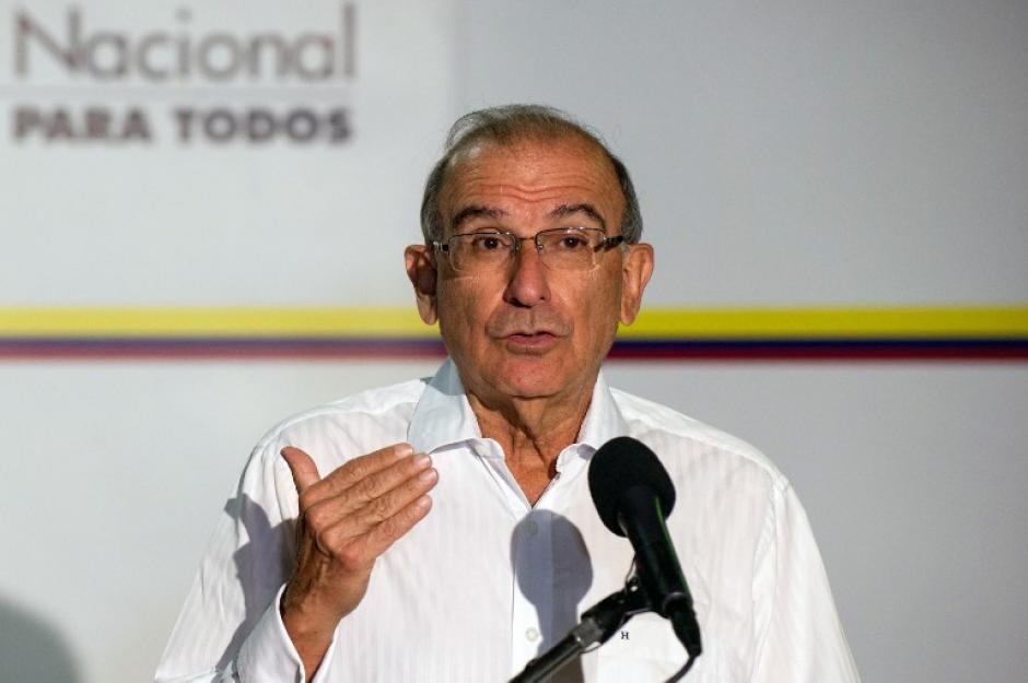 El jefe de la delegaci&oacute;n del Gobierno colombiano, Humberto de la Calle, habla en el Palacio de Convenciones de La Habana, sobre la reanudaci&oacute;n de las conversaciones de paz con la guerrilla de las FARC. (Foto: AFP)