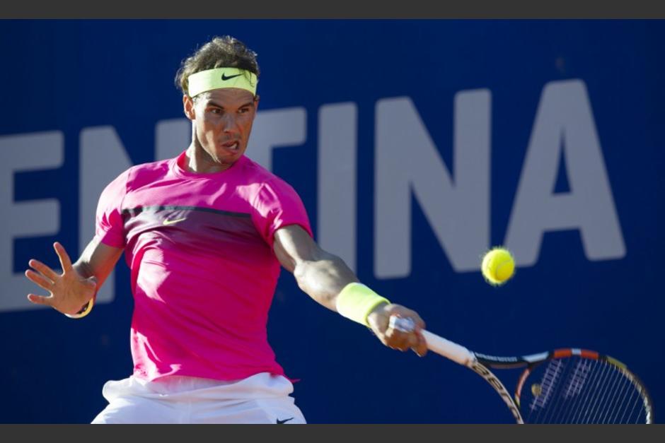 Rafael Nadal impacta la pelota en el partido de semifinal ante Carlos Berlocq. (Foto: AFP ALEJANDRO PAGNI)&nbsp;
