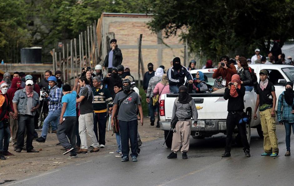 &nbsp;Las elecciones en el estado de Oaxaca, en el sur de M&eacute;xico, arrancaron con algunos incidentes en varios distritos, entre ellos la extracci&oacute;n y quema de papeler&iacute;a electoral de los centros de votaci&oacute;n. (Foto: AFP)&nbsp;