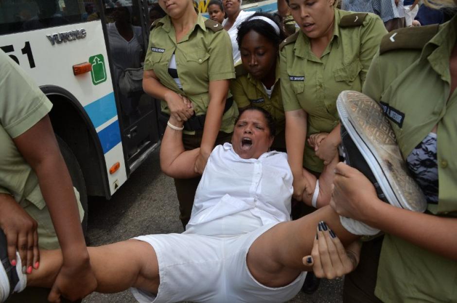 Decenas de cubanos fueron detenidos previo al arribo de Barack Obama. (Foto: AFP) 