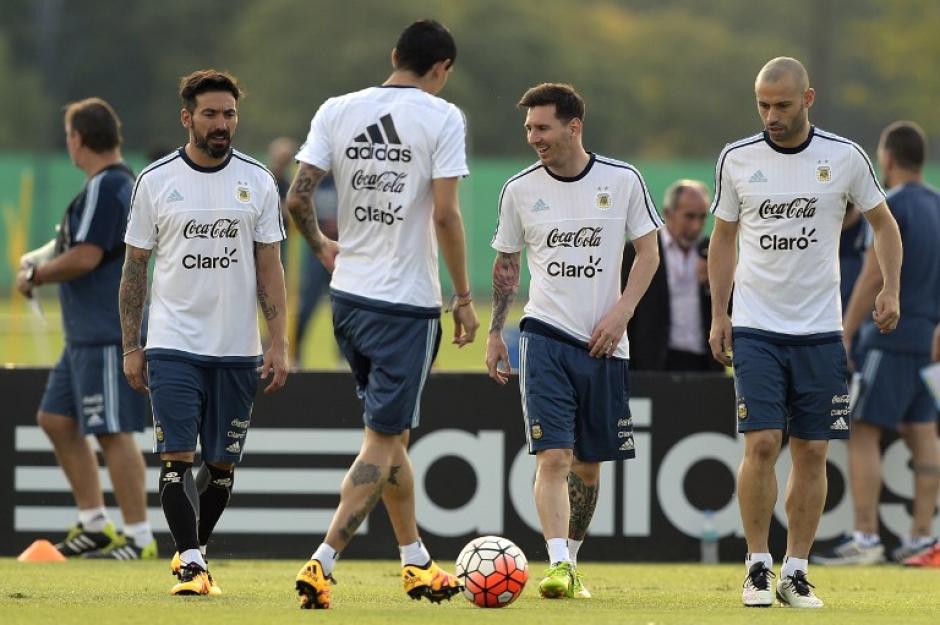 Lionel Messi comanda el sector ofensivo de la Selecci&oacute;n de Argentina. (Foto: AFP)