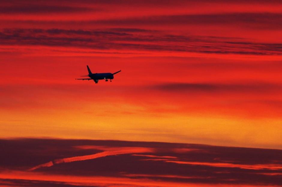 La compa&ntilde;&iacute;a a&eacute;rea Qatar Airways inform&oacute; a los pasajeros que pagar&aacute; los gastos que provoque el atraso del vuelo. (Foto: AFP)