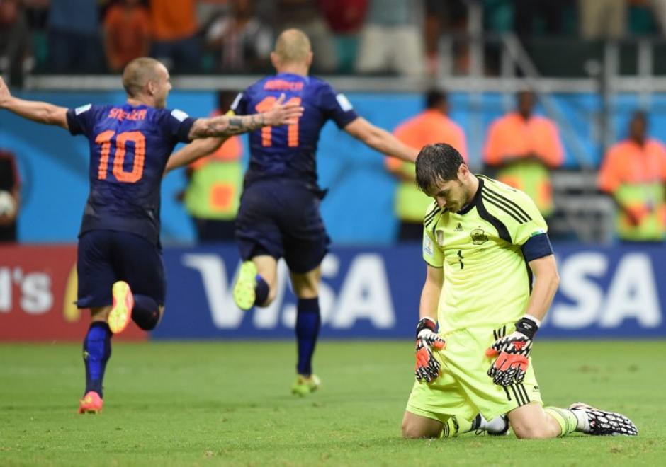 Los campeones del mundo no pudieron hacer nada ante Holanda, y la prensa tampoco tuvo clemencia. (Foto: AFP)&nbsp;