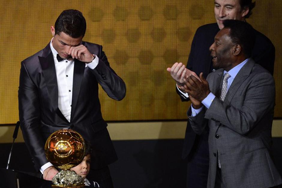 El luso no pudo contener las l&aacute;grimas y mostr&oacute; su lado m&aacute;s humano en la gala de la entrega del Bal&oacute;n de Oro. (Foto: Olivier Morin/AFP)