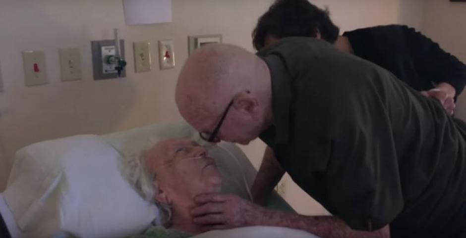 La pareja ha conmociado las redes sociales por las muestras de amor eterno que tienen entre s&iacute;.&nbsp;