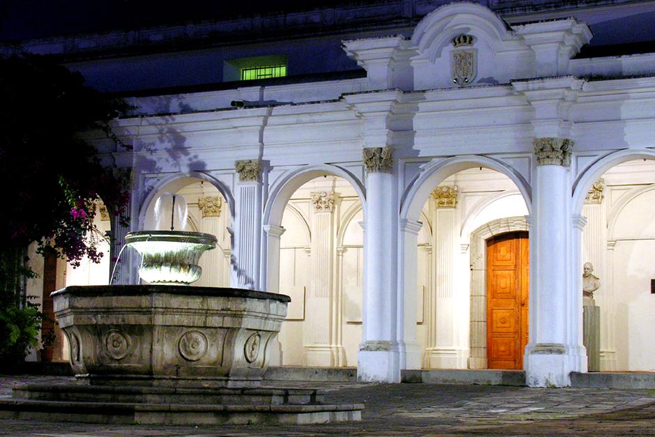 La noche de este viernes, 14 museos del Centro Hist&oacute;rico abrir&aacute;n sus puertas; en la fotograf&iacute;a: El Museo de la Universidad de San Carlos (MUSAC), ubicado en la 9a. avenida 9-79; es el organizador del evento. (Foto: Noche de los Museos/Musac)