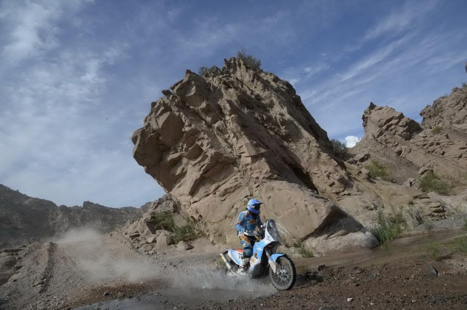 Francisco Arredondo ocupa actualmente el puesto 59 de la clasificaci&oacute;n general de motos del Rally Dakar 2015. (Foto: Prensa Arredondo)