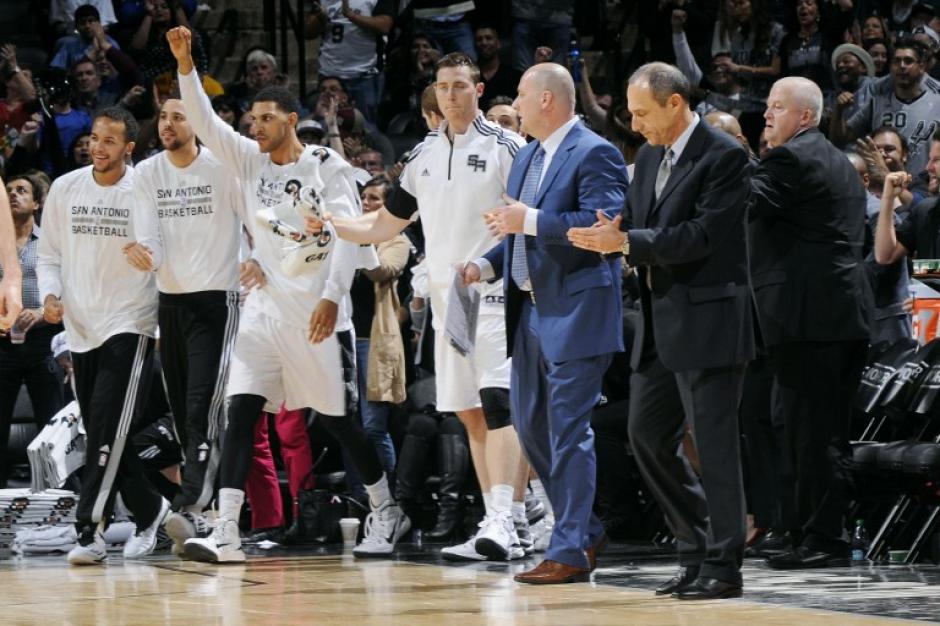 Los Spurs derrotaron a los Pacers y se mantienen terceros en la Divisi&oacute;n Suroeste. (Foto: AFP)