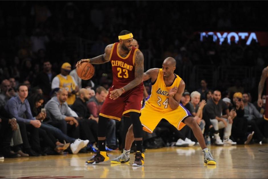 LeBron y Bryant adem&aacute;s de ser grandes rivales son dos buenos amigos. (Foto: AFP)