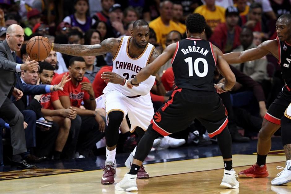 Cleveland sacó ventaja en la serie y podría definir el viernes su pase a la final de la NBA. (Foto: AFP)